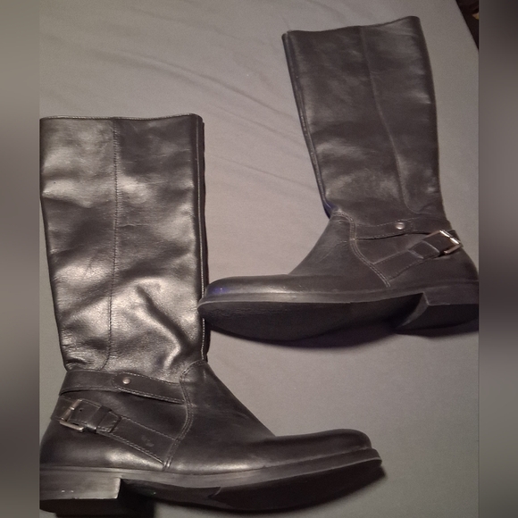 Shoes - Womens Black Leather Zip-Up Boots With Silver Buckle Accents Size 8